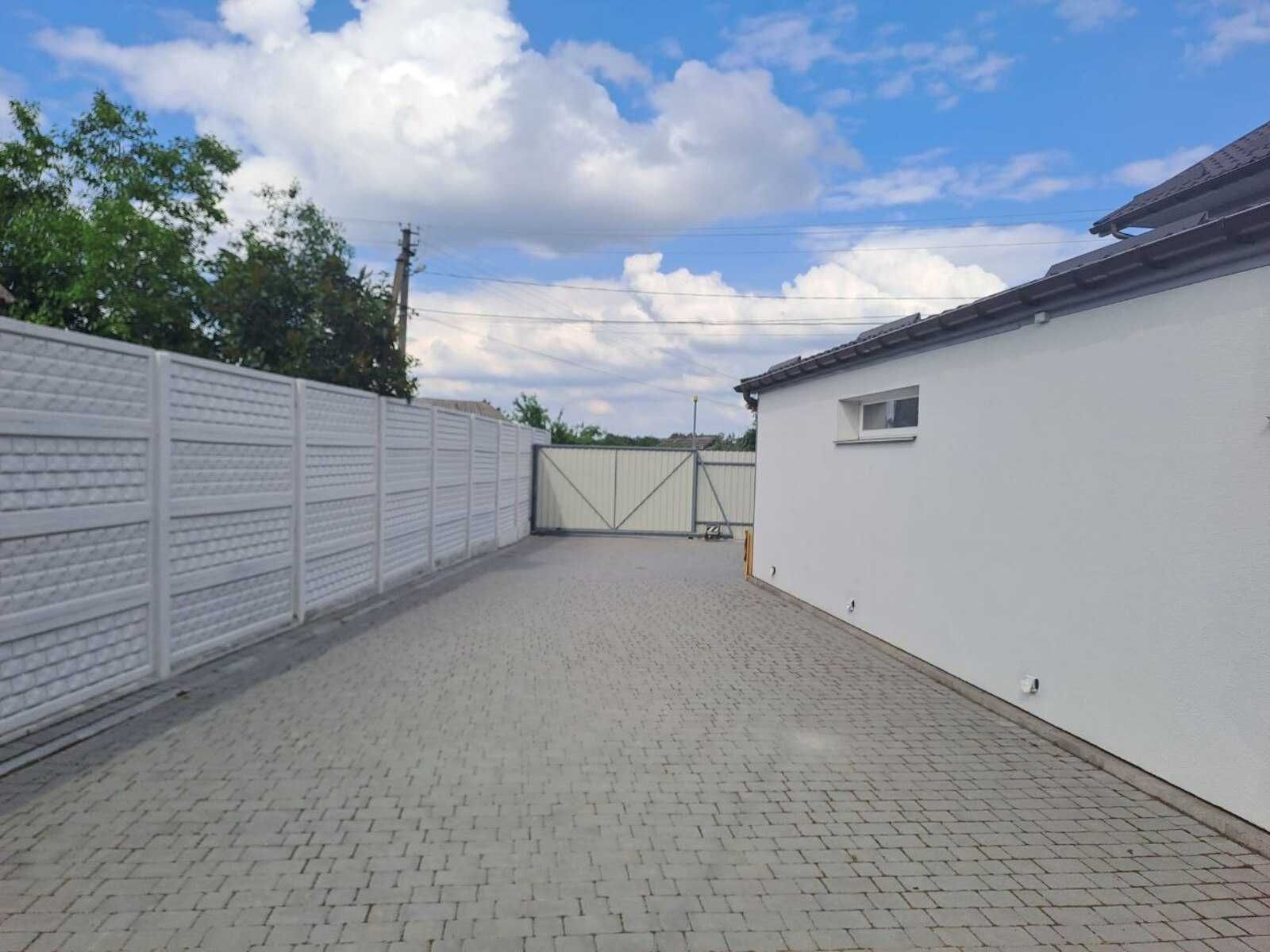 Фото ПЛОЩА - 400 м², ЦІНА - 195 000 $
 у Вінниці