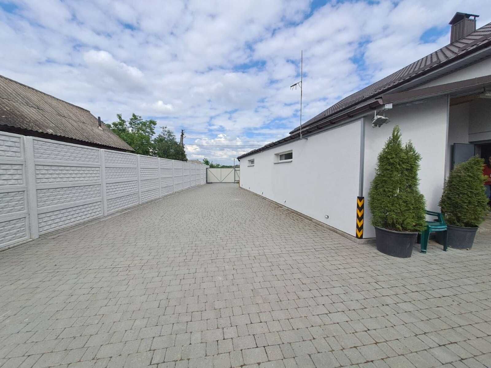 Фото ПЛОЩА - 400 м², ЦІНА - 195 000 $
 у Вінниці