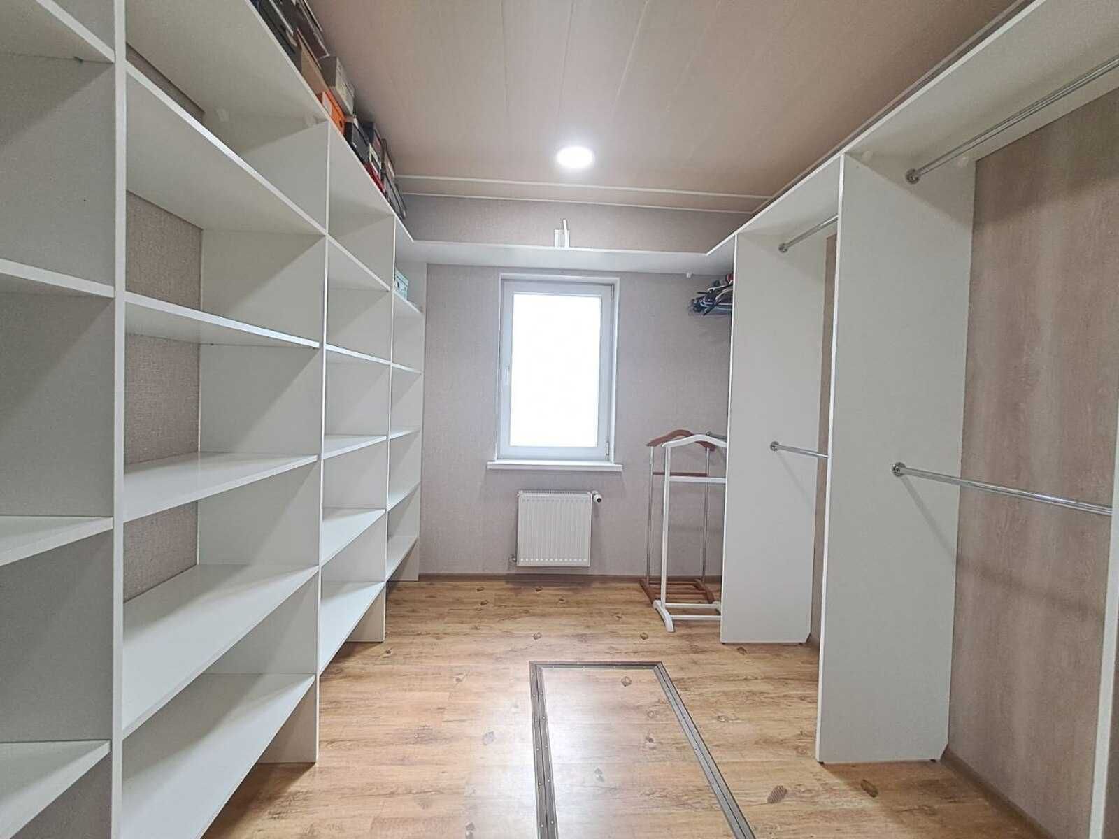 Фото ПЛОЩА - 400 м², ЦІНА - 195 000 $
 у Вінниці