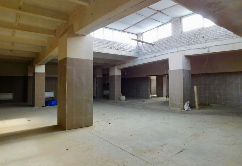 ПЛОЩА - 1475 м², ЦІНА - 365 000 $
