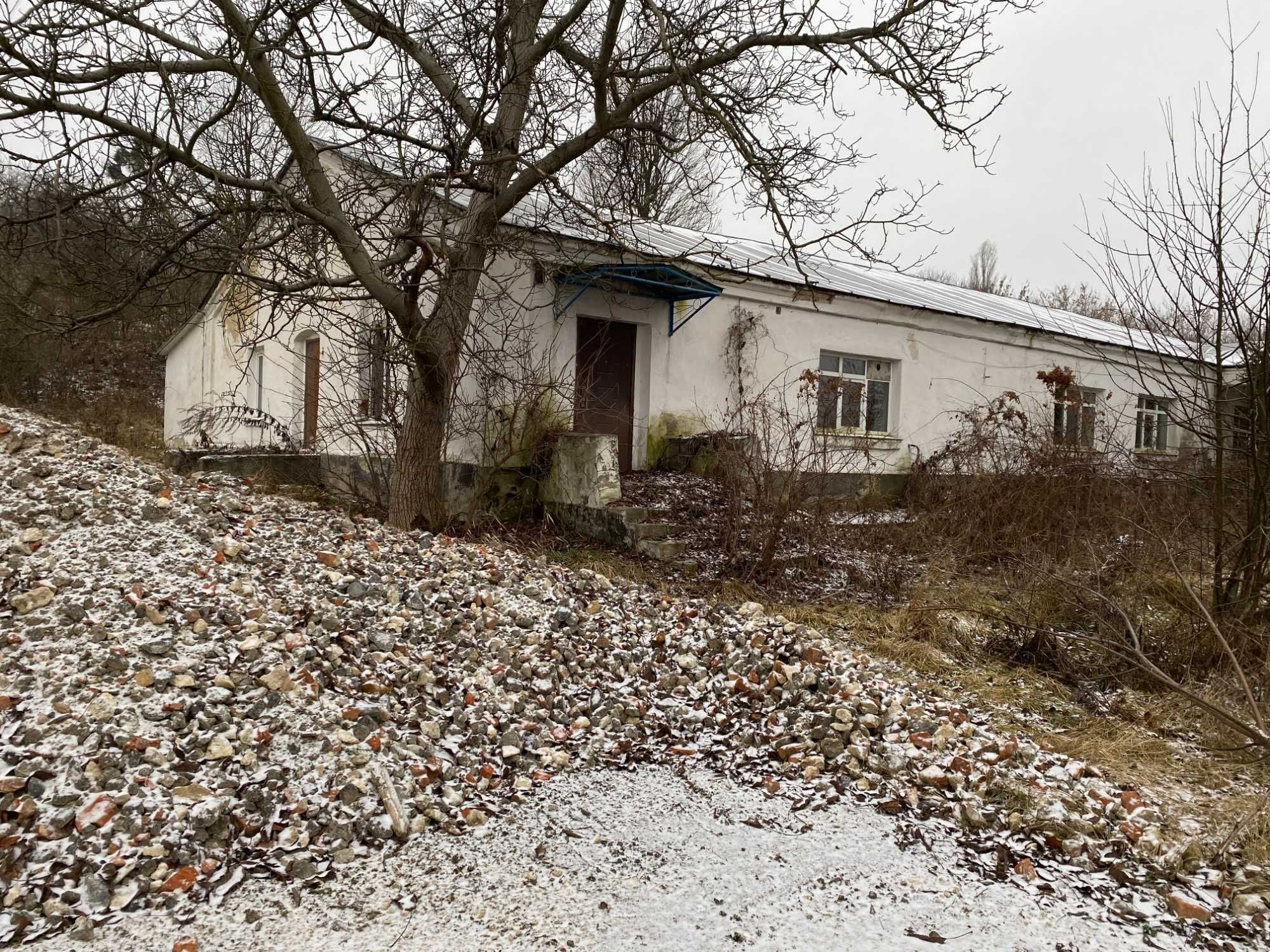 Фото ПЛОЩА - 4077.9 м², ЦІНА - 89 219 $
 у Вінниці