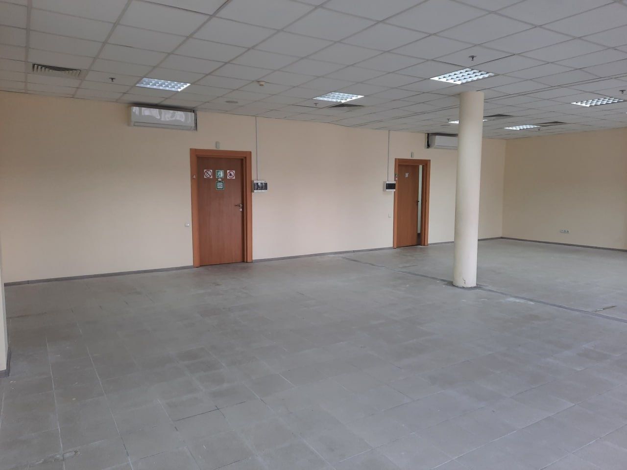 ПЛОЩА - 105 м², ЦІНА - 8 $
, Ленінський