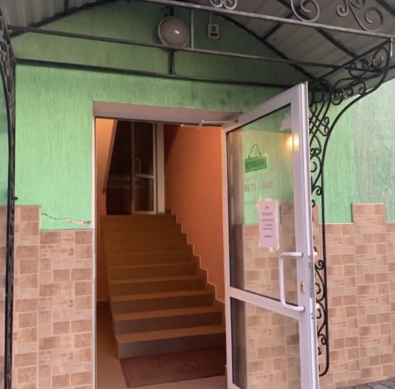ПЛОЩА - 60 м², ЦІНА - 8 $
