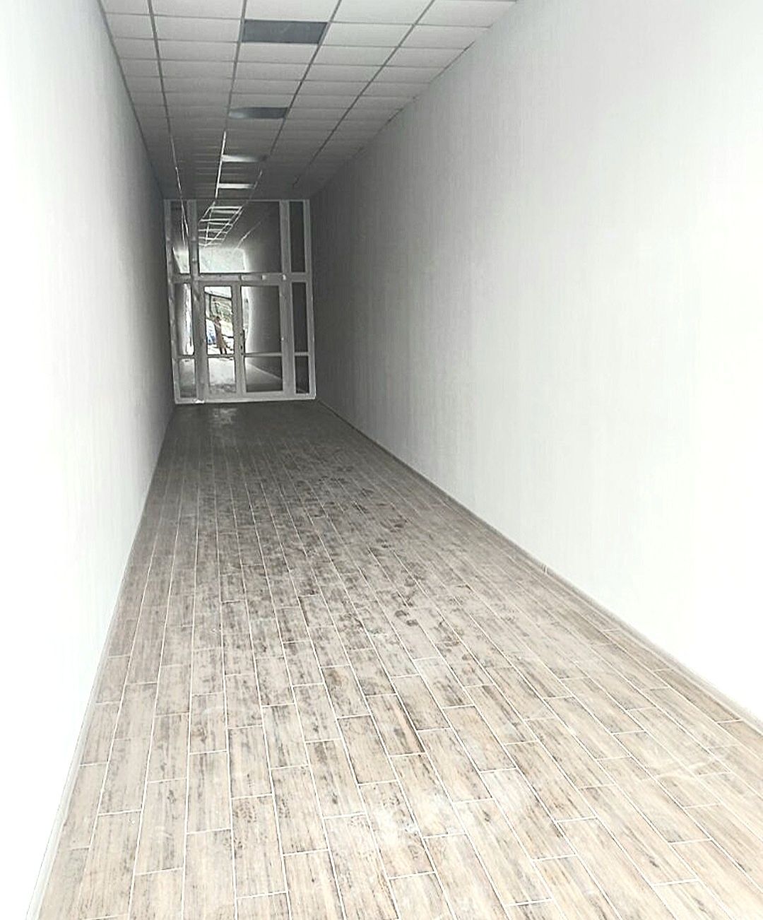 ПЛОЩА - 700 м², ЦІНА - 7 345 $
, Ленінський