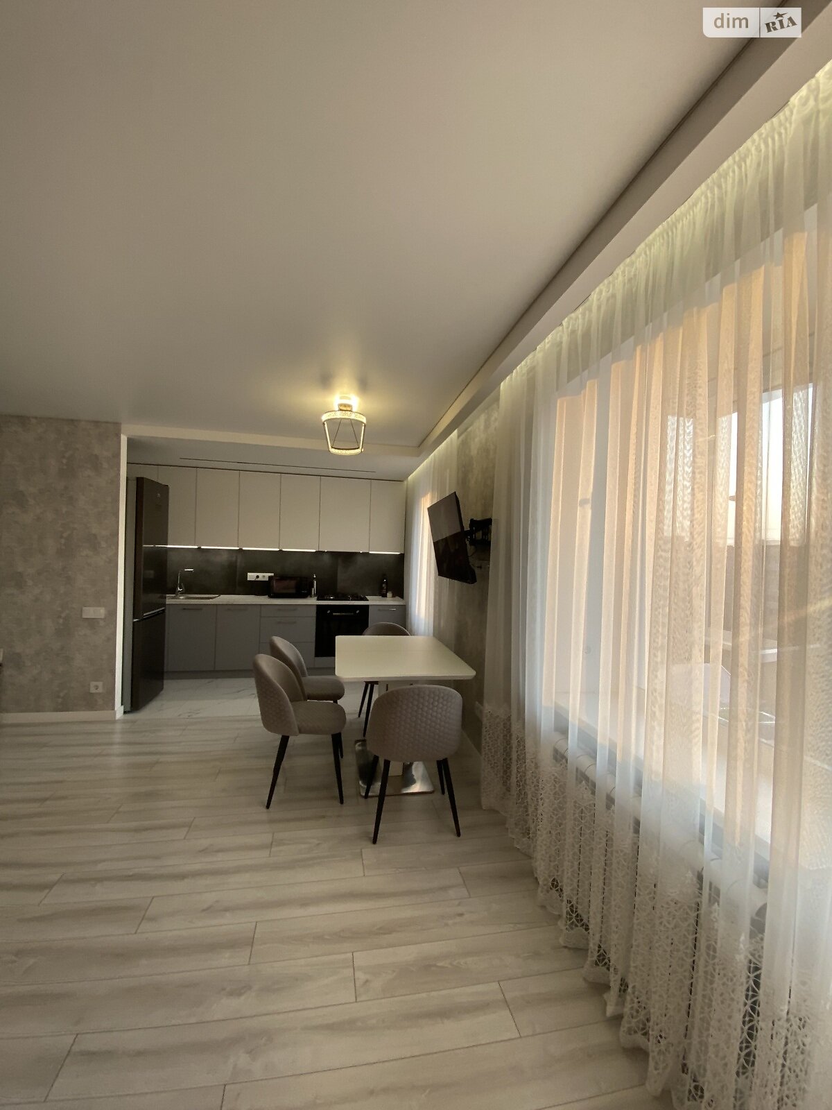 1 КІМ. КВАРТИРА, ПЛОЩА - 38 м², ЦІНА - 65 000 $
, вул. Князів Коріатовичів