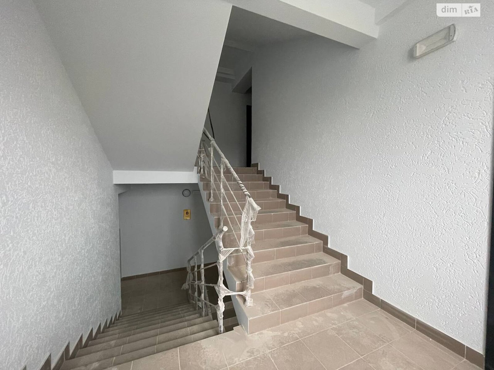 Фото 1 КІМ. КВАРТИРА, ПЛОЩА - 43.7 м², ЦІНА - 39 832 $
, вул. Костя Широцького у Вінниці