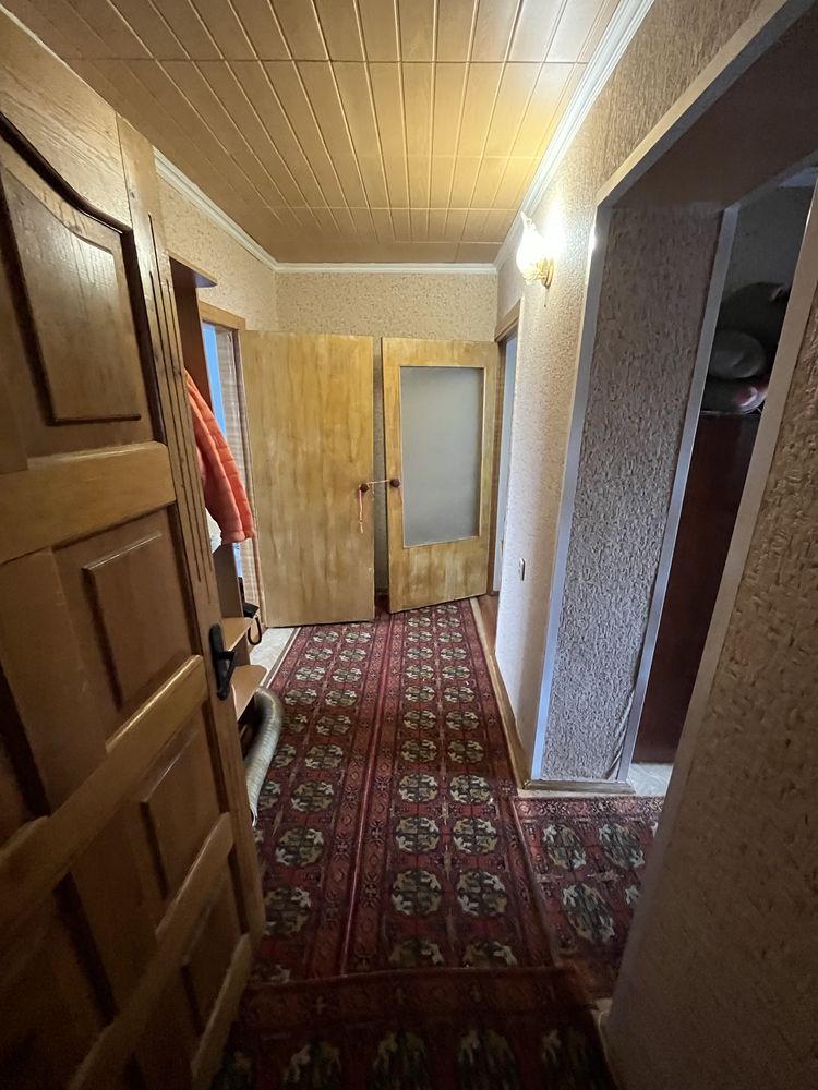 2 КІМ.  КВАРТИРА ПЛОЩА – 50 м², ЦІНА – 44 000$, РАЙОН: Зарванці
