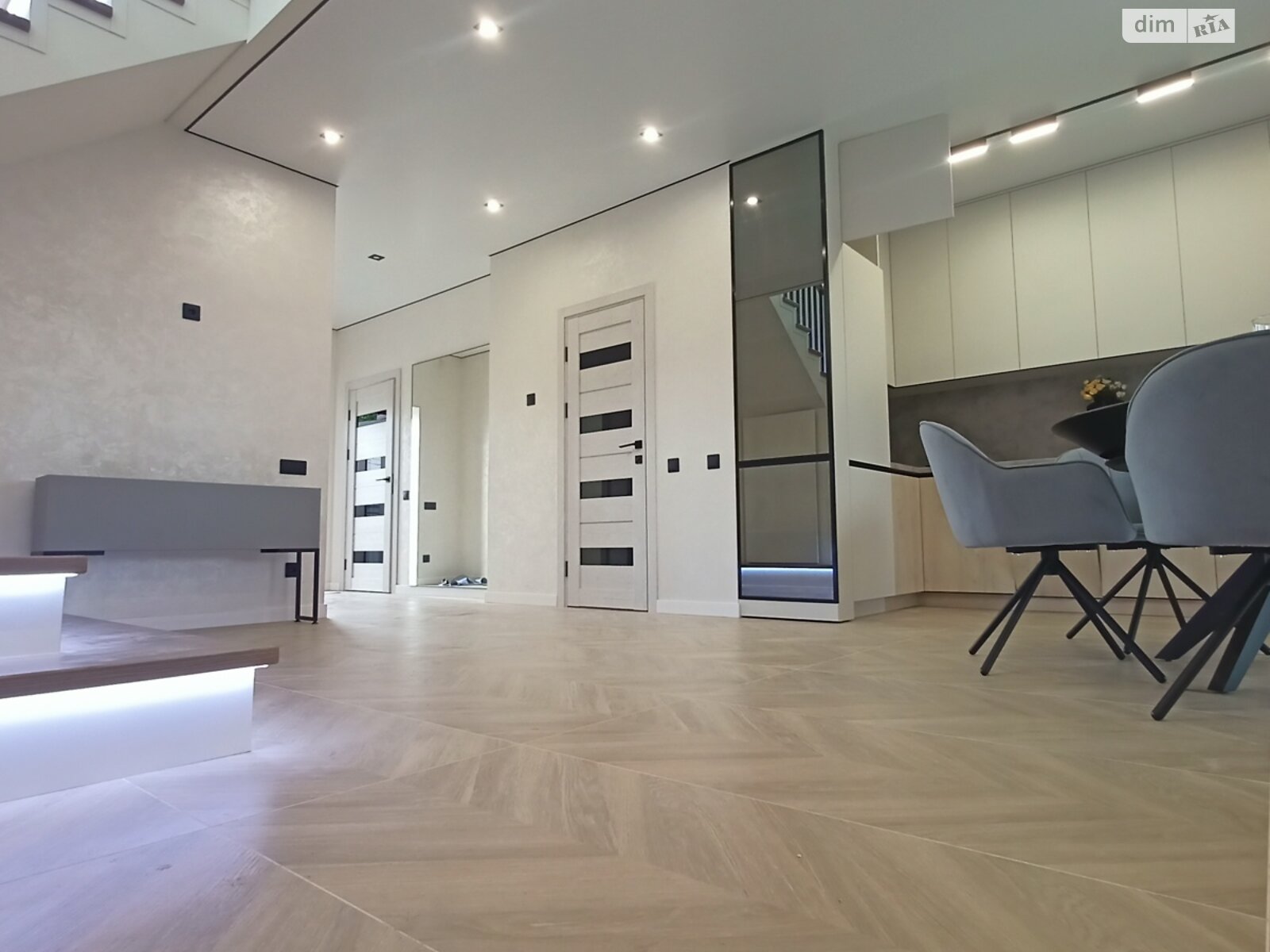4 КІМ. БУДИНОК, ПЛОЩА - 125 м², ЦІНА - 155 000 $
, вул. Юзвинська