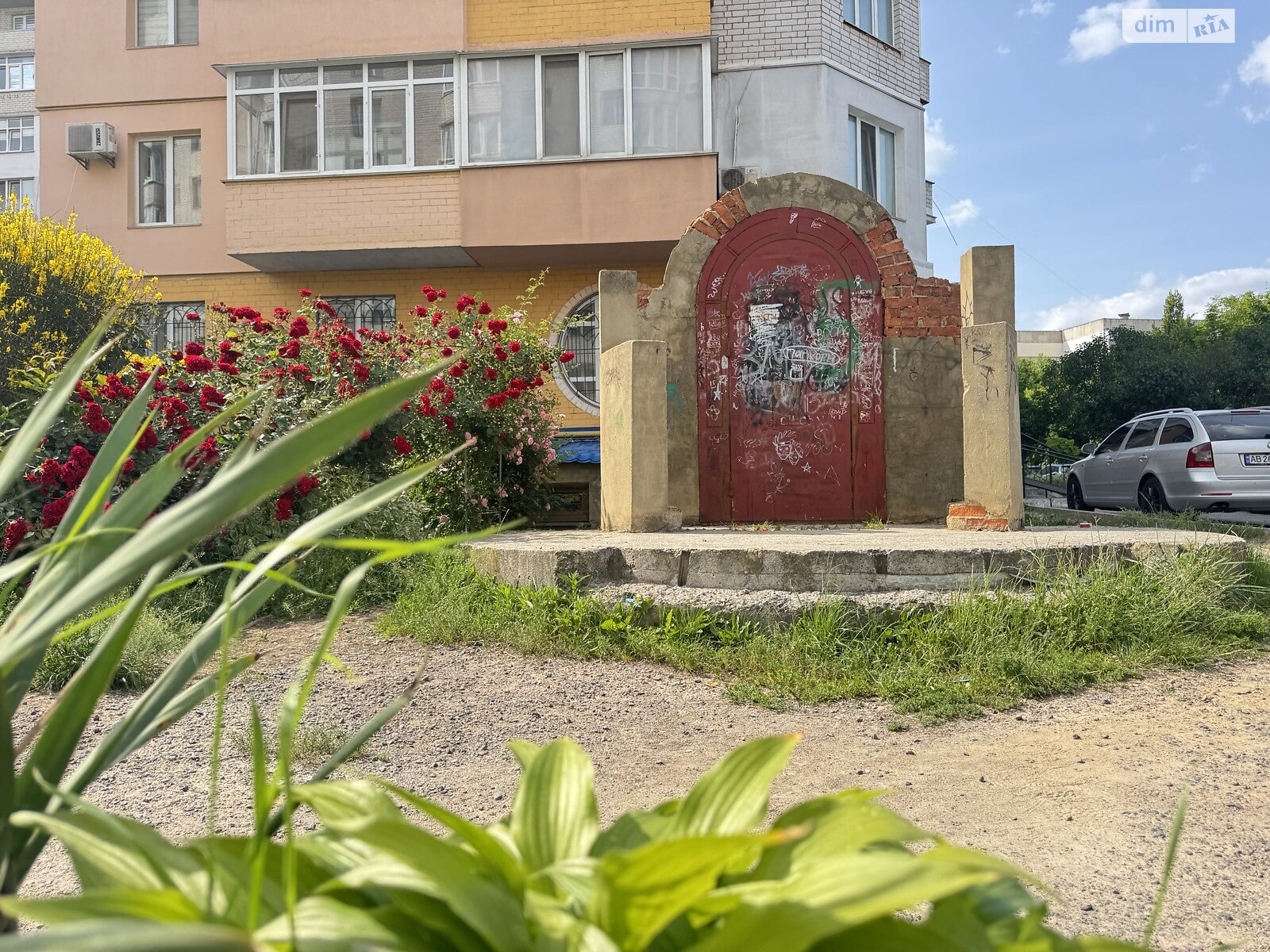 Фото ПЛОЩА - 384 м², ЦІНА - 280 000 $
, вул. Академіка Ющенка у Вінниці