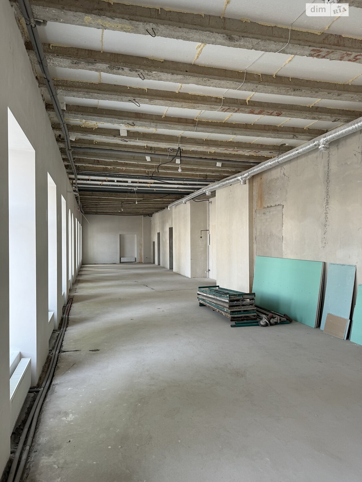 Фото ПЛОЩА - 100 м², ЦІНА - 1 000 $
, вул. Соборна у Вінниці