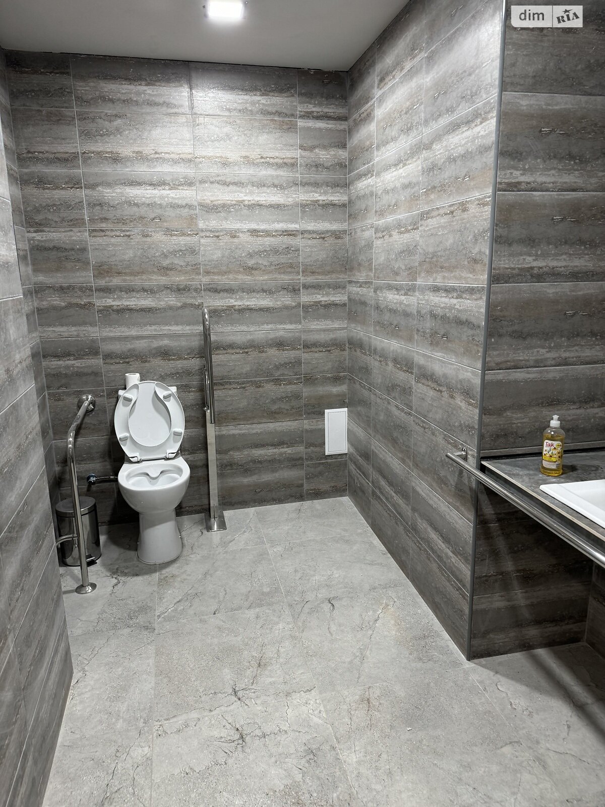 Фото ПЛОЩА - 100 м², ЦІНА - 1 000 $
, вул. Соборна у Вінниці