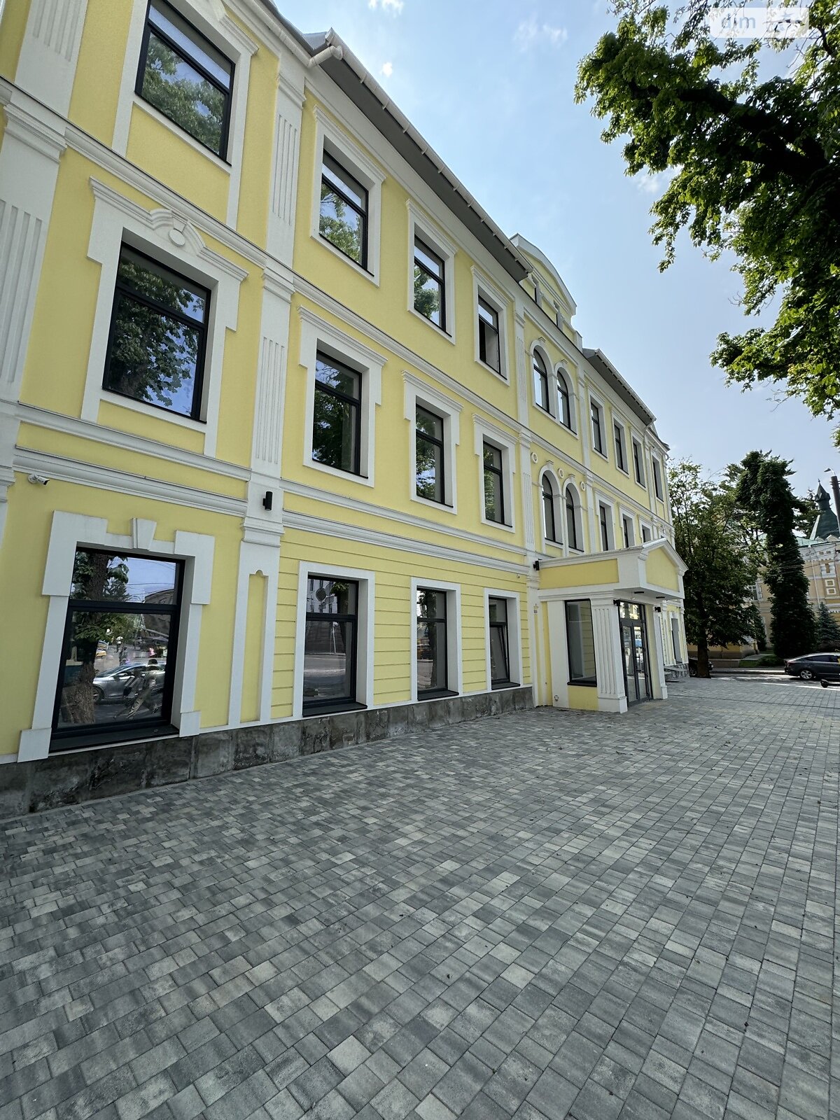 Фото ПЛОЩА - 100 м², ЦІНА - 1 000 $
, вул. Соборна у Вінниці