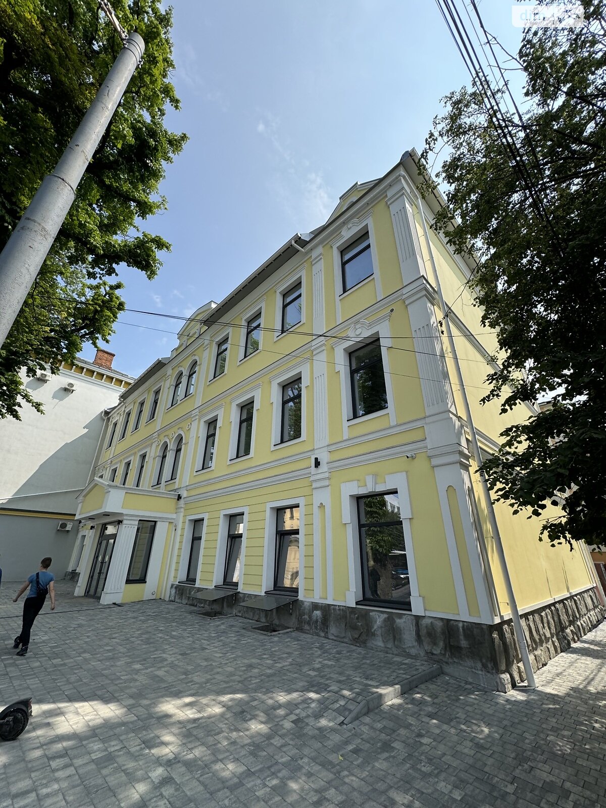 Фото ПЛОЩА - 100 м², ЦІНА - 1 000 $
, вул. Соборна у Вінниці