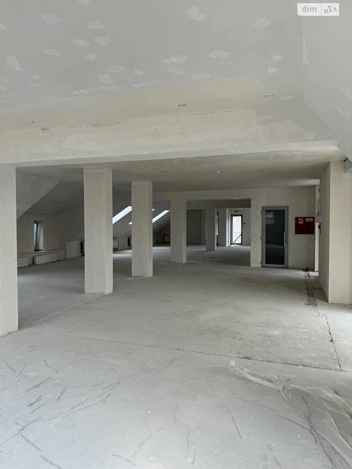 Фото ПЛОЩА - 100 м², ЦІНА - 1 000 $
, вул. Соборна у Вінниці