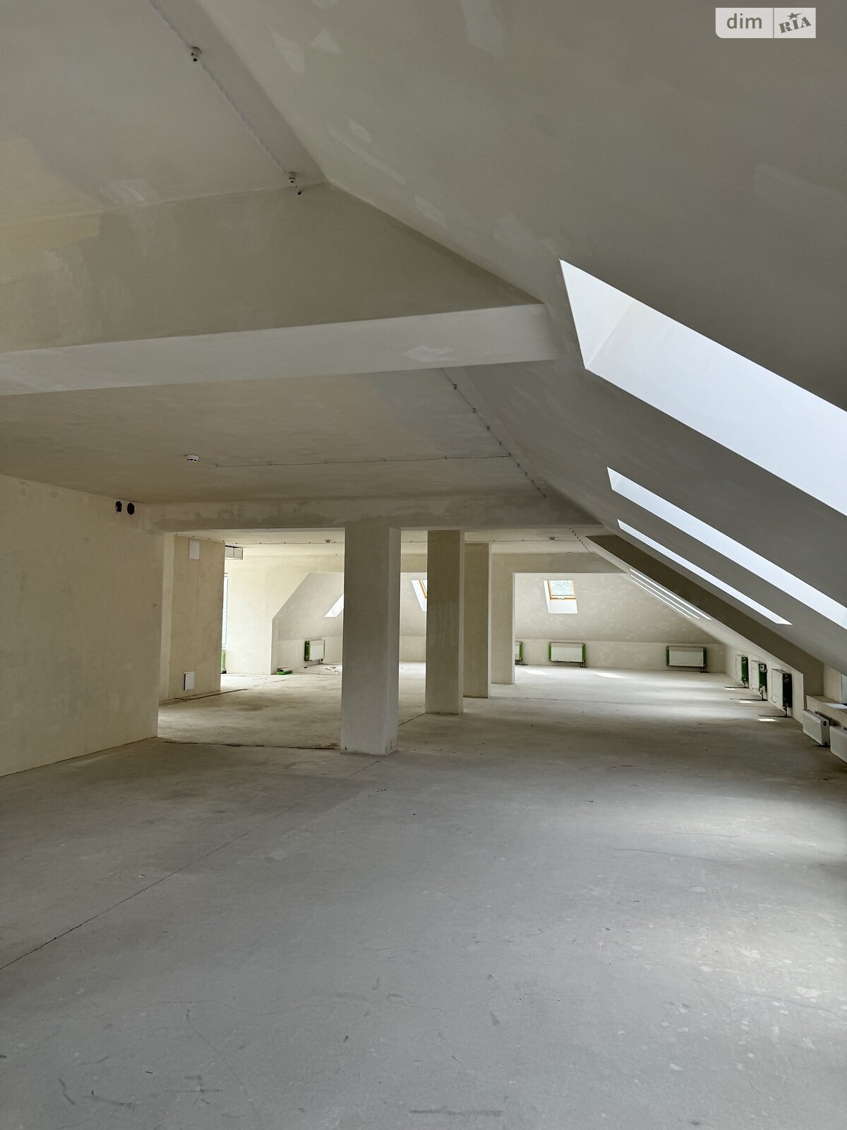 Фото ПЛОЩА - 100 м², ЦІНА - 1 000 $
, вул. Соборна у Вінниці