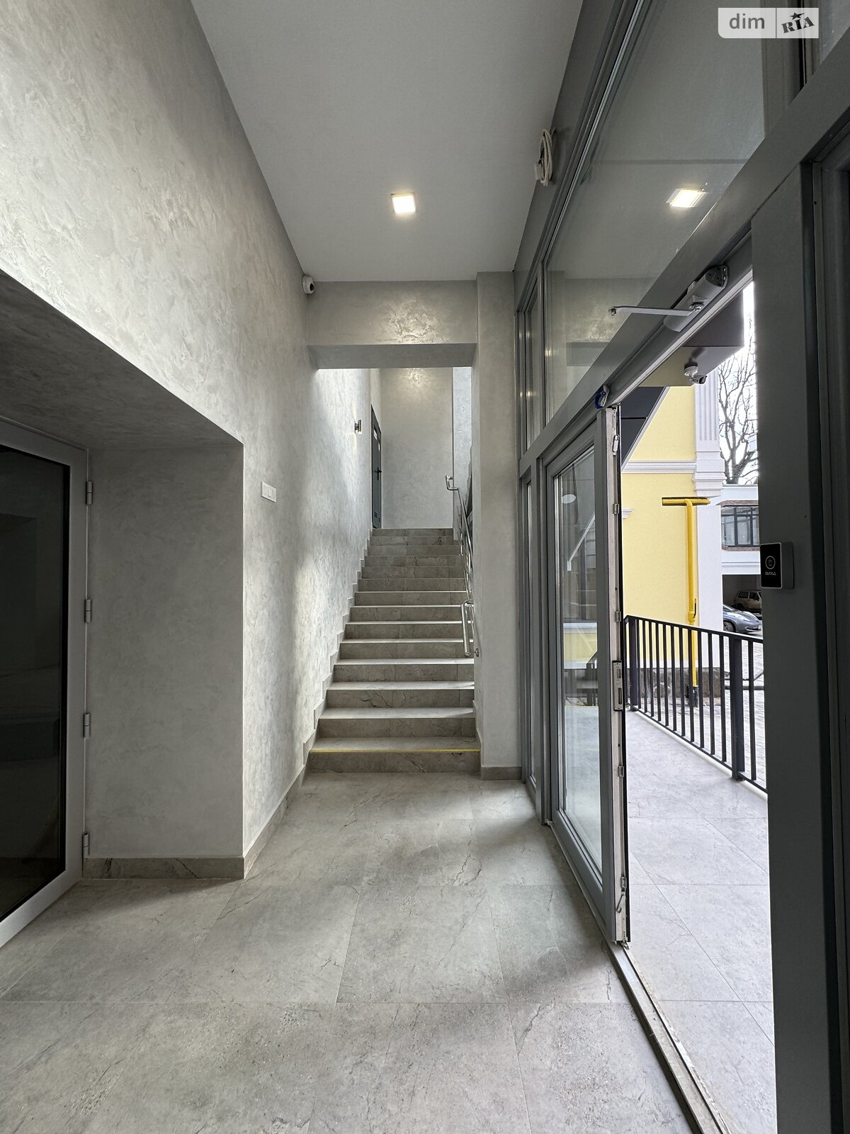 Фото ПЛОЩА - 100 м², ЦІНА - 1 000 $
, вул. Соборна у Вінниці