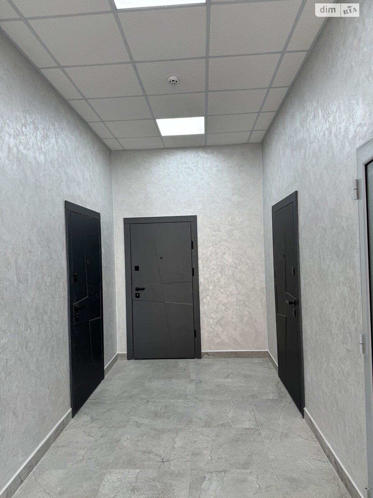 Фото ПЛОЩА - 270 м², ЦІНА - 2 700 $
, вул. Соборна у Вінниці