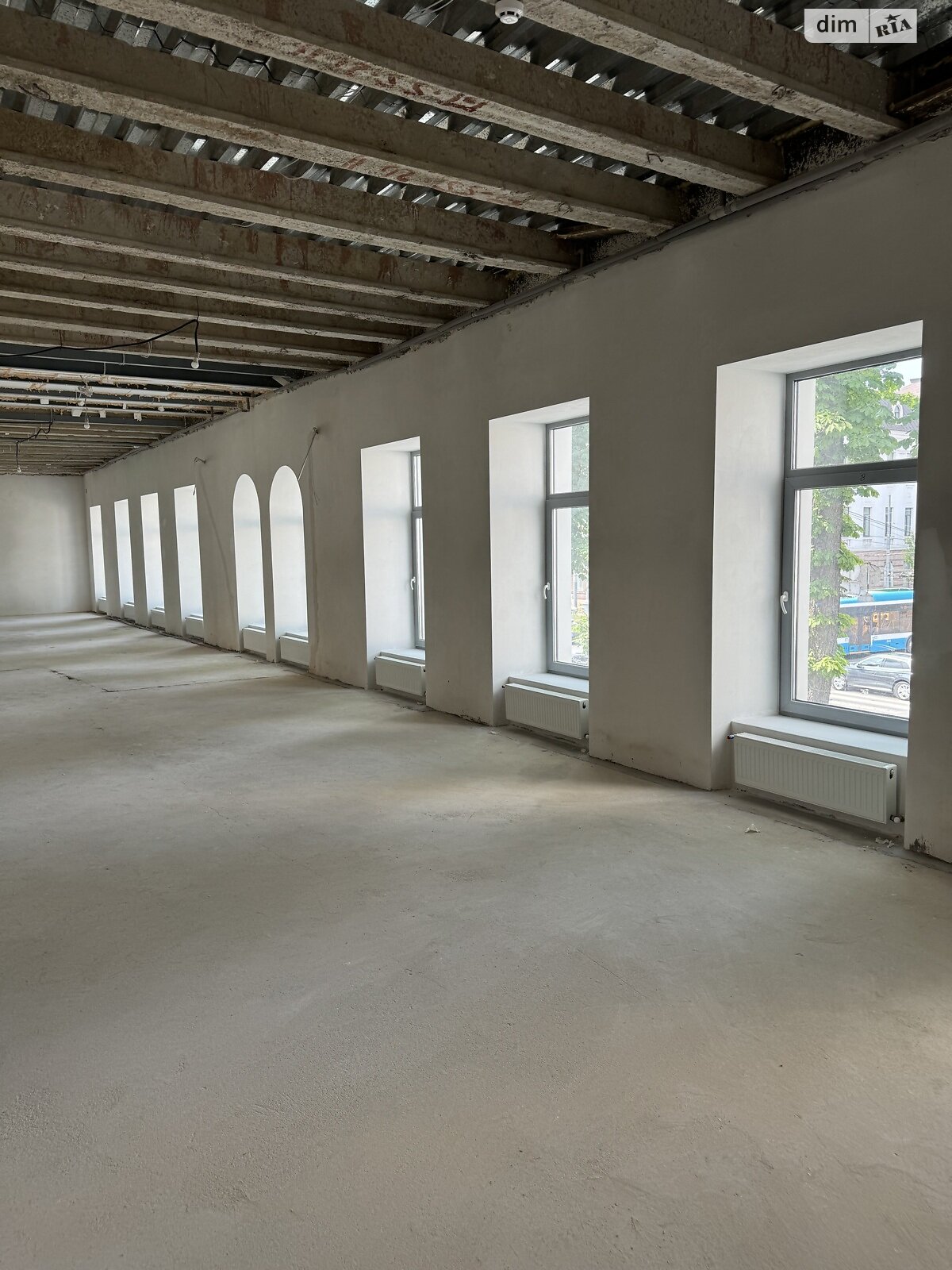 Фото ПЛОЩА - 270 м², ЦІНА - 2 700 $
, вул. Соборна у Вінниці