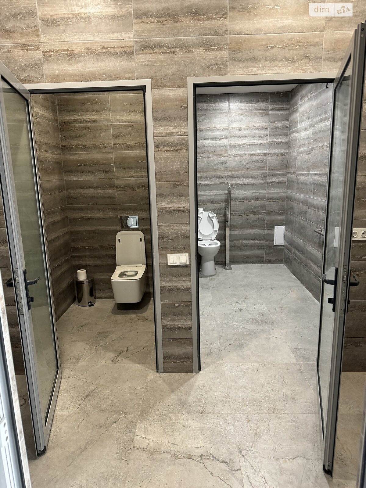 Фото ПЛОЩА - 150 м², ЦІНА - 1 500 $
, вул. Соборна у Вінниці