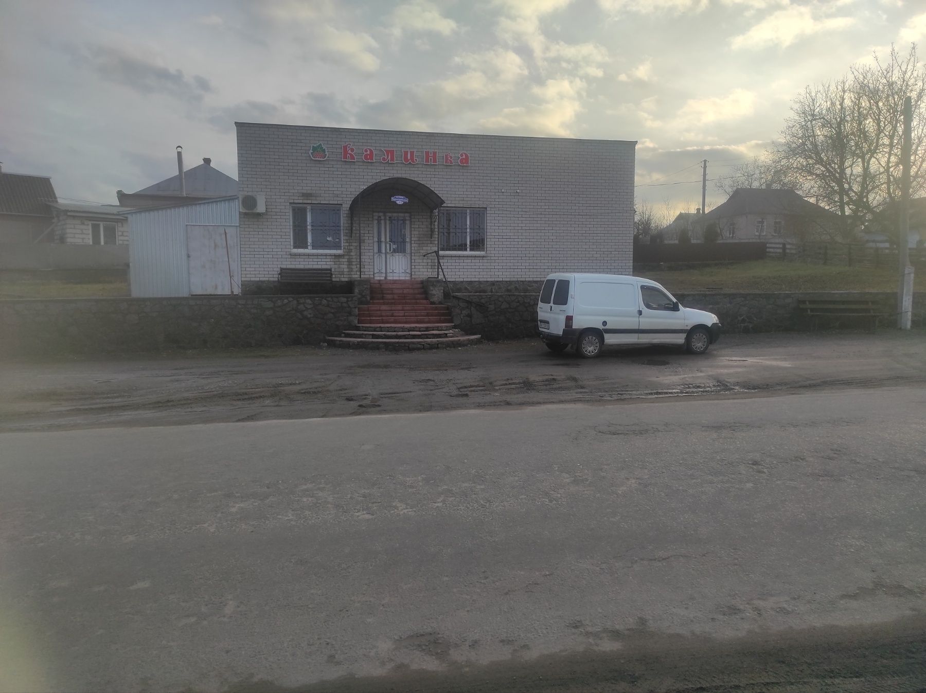 Фото ПЛОЩА - 64.9 м², ЦІНА - 1 000 $
 у Вінниці