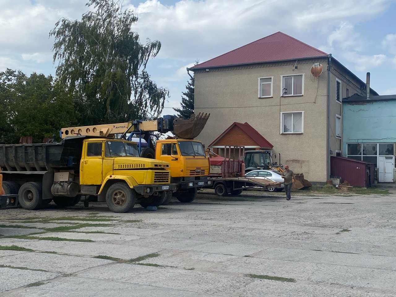 ПЛОЩА - 3600 м², ЦІНА - 1 200 000 $
