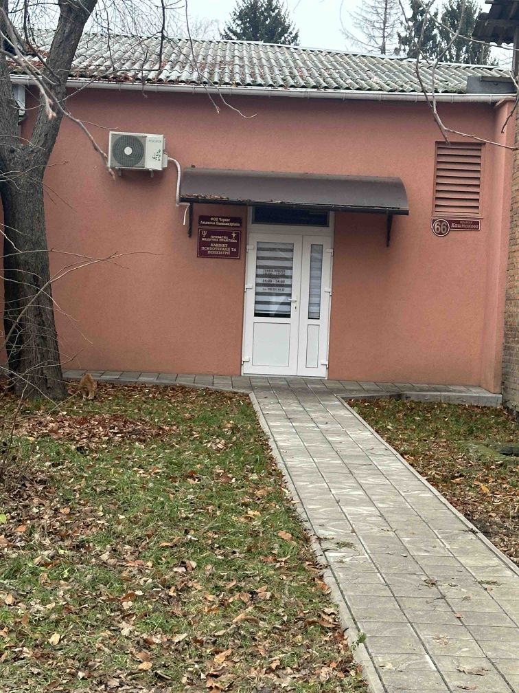 ПЛОЩА - 110 м², ЦІНА - 6 $
