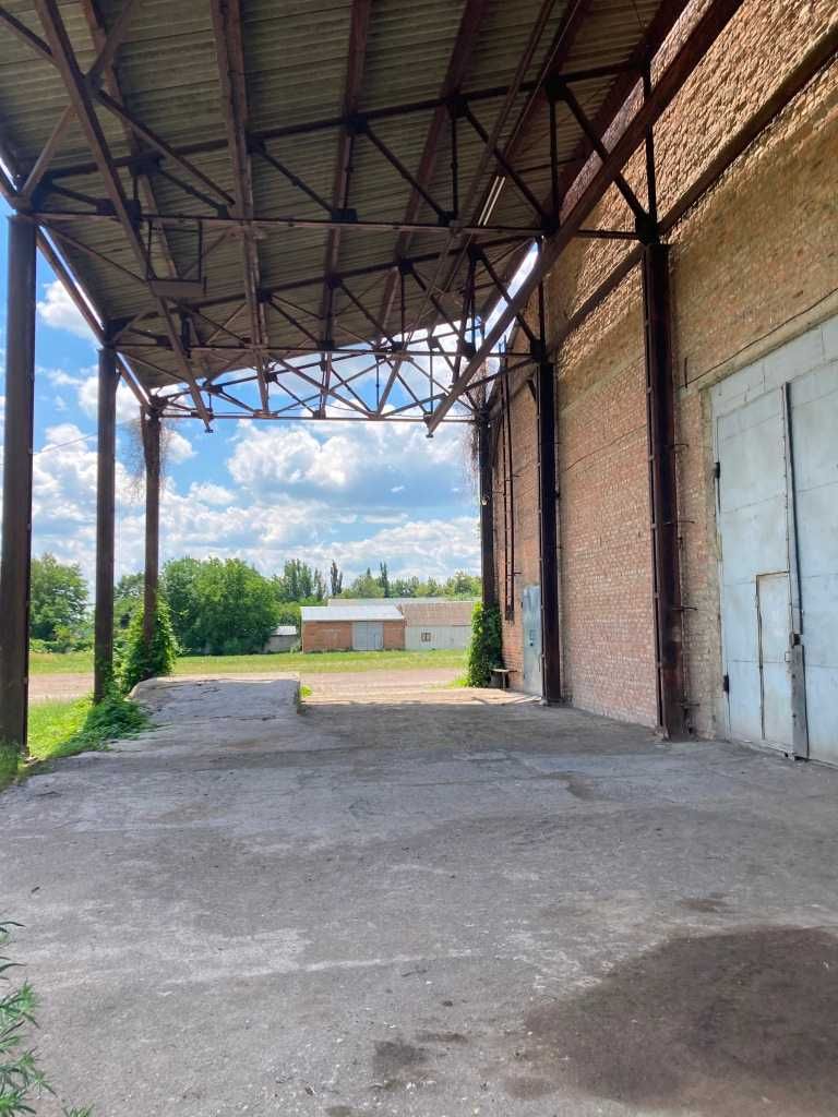 Фото ПЛОЩА - 900 м², ЦІНА - 1 821 $
 у Вінниці
