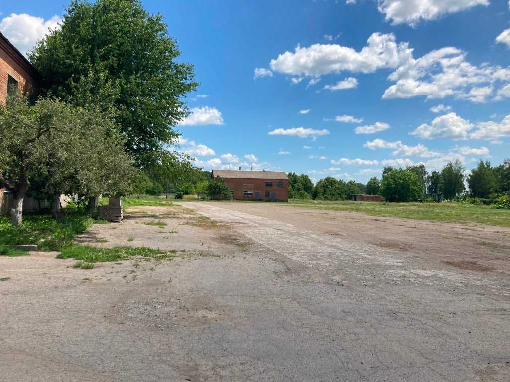 Фото ПЛОЩА - 900 м², ЦІНА - 1 821 $
 у Вінниці