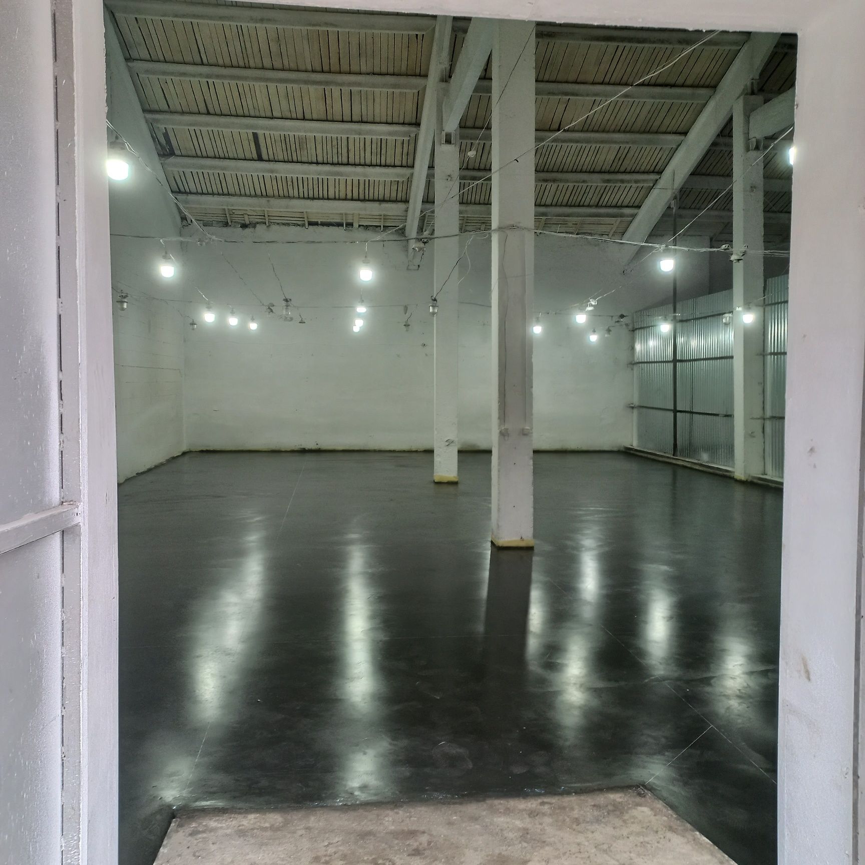 ПЛОЩА - 480 м², ЦІНА - 819 $
