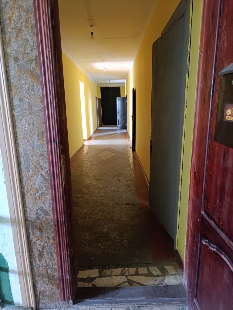 ПЛОЩА - 250 м², ЦІНА - 3 $
