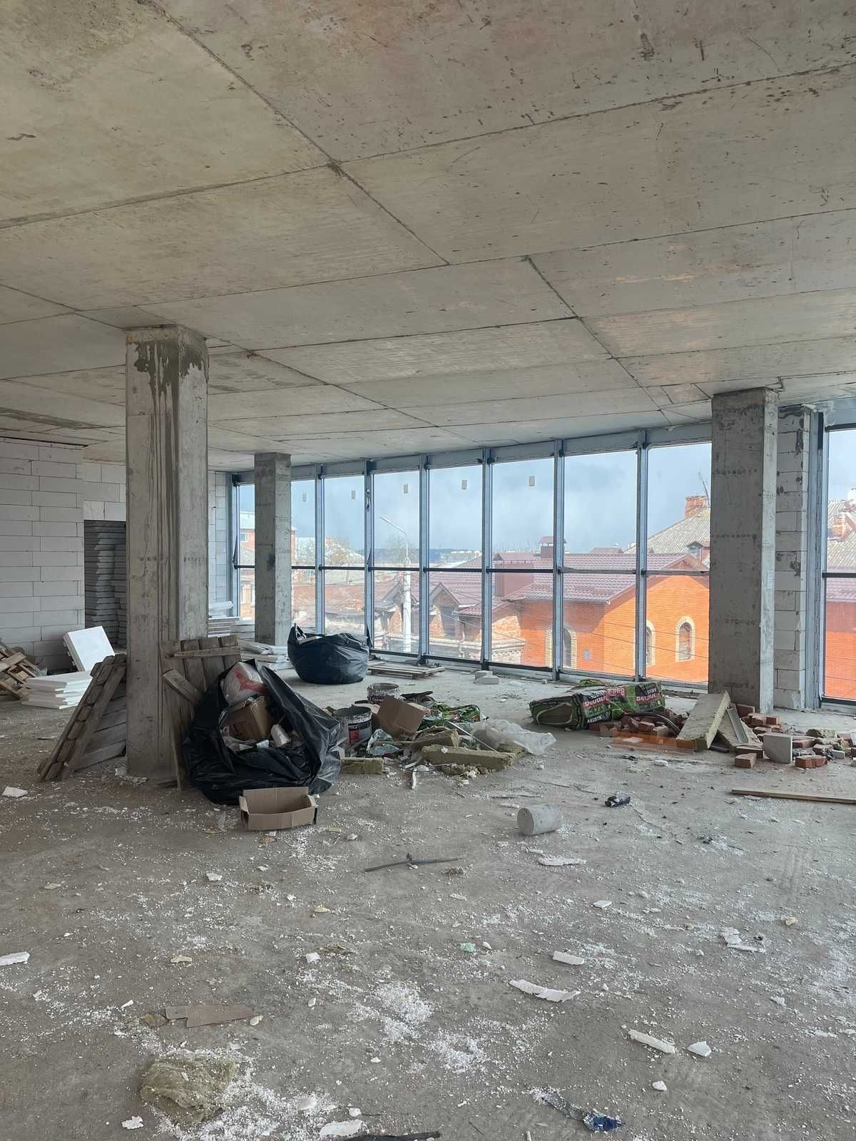 Фото ПЛОЩА - 360 м², ЦІНА - 5 400 $
 у Вінниці