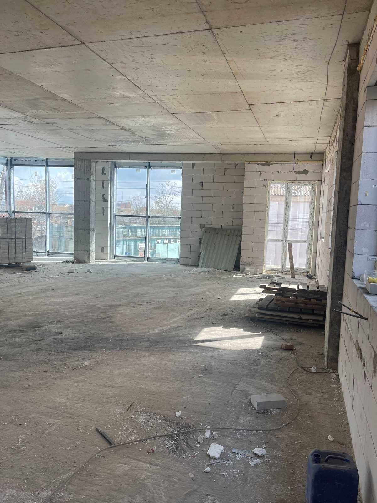 Фото ПЛОЩА - 520 м², ЦІНА - 7 800 $
 у Вінниці