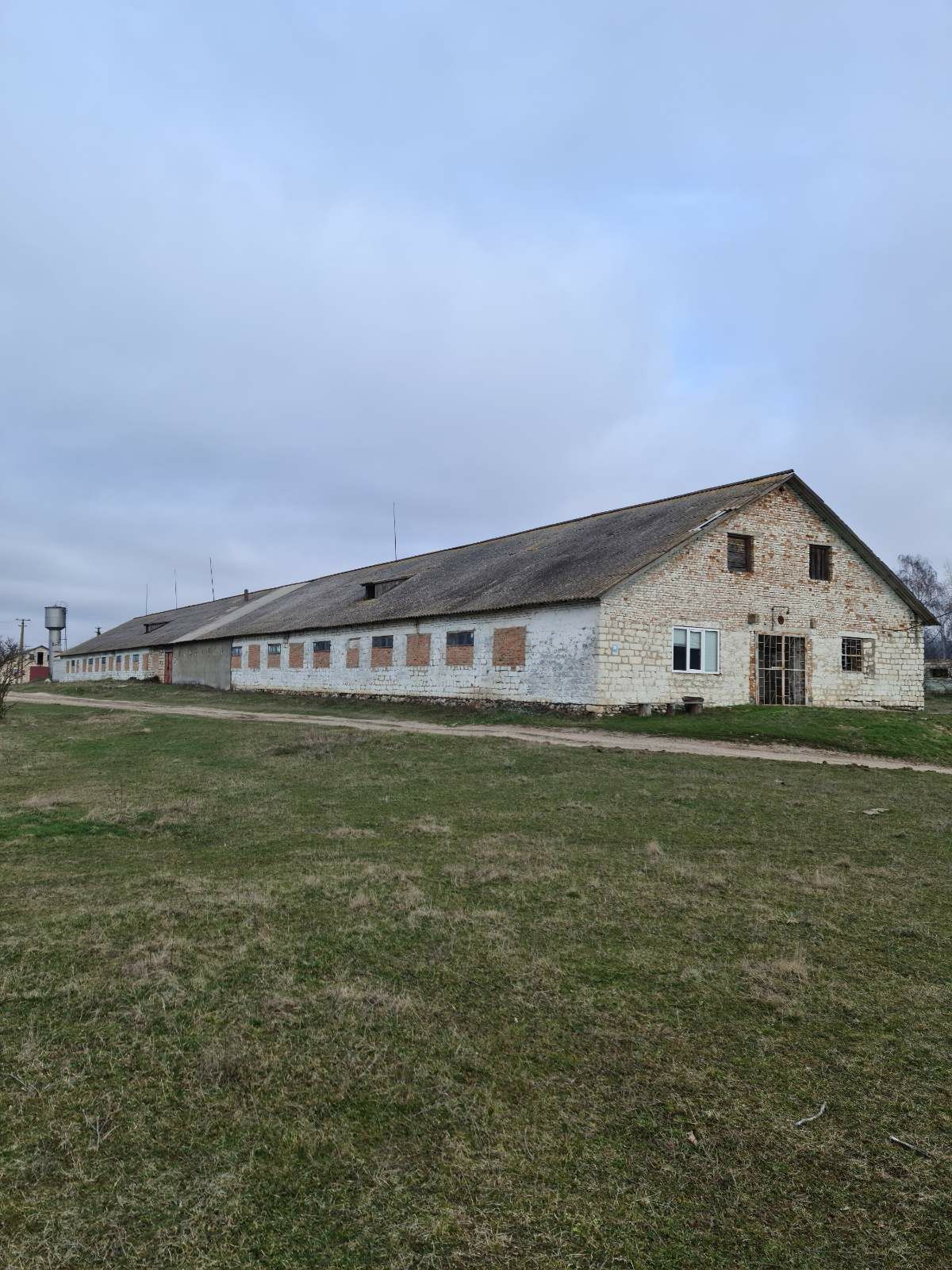 ПЛОЩА - 1350 м², ЦІНА - 361 $

