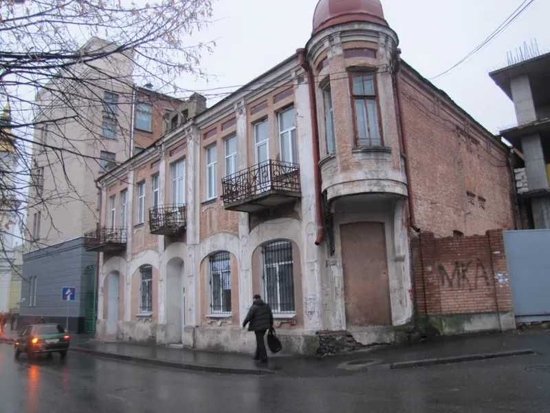 ПЛОЩА - 142 м², ЦІНА - 205 $
