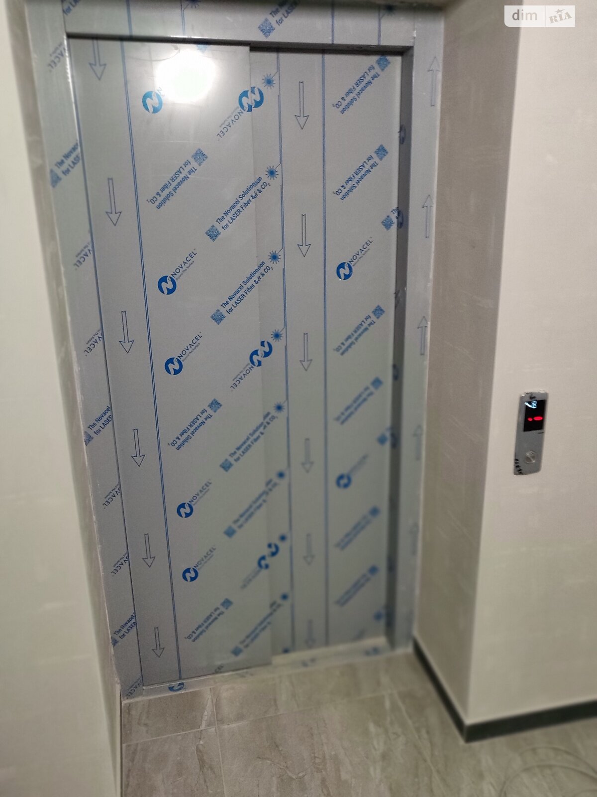 Фото 1 КІМ. КВАРТИРА, ПЛОЩА - 41.7 м², ЦІНА - 52 400 $
, вул. Праведників світу(Максимовича) у Вінниці
