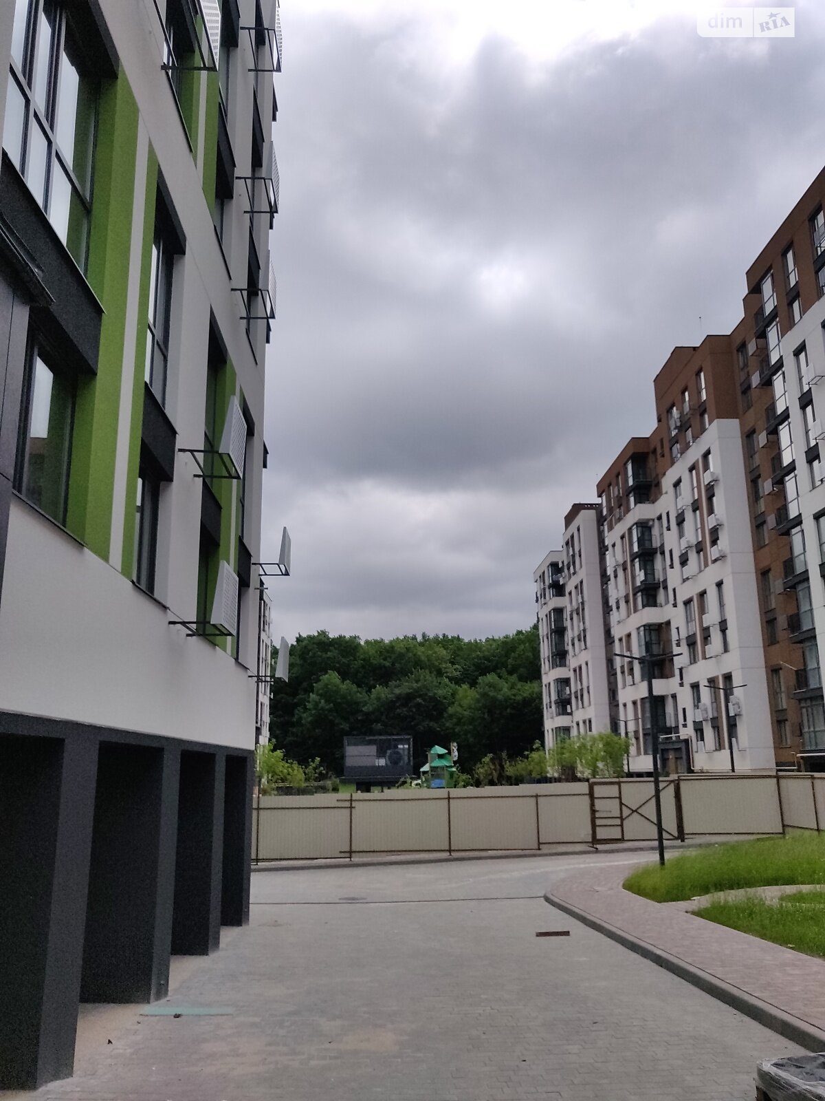 Фото 1 КІМ. КВАРТИРА, ПЛОЩА - 41.7 м², ЦІНА - 52 400 $
, вул. Праведників світу(Максимовича) у Вінниці