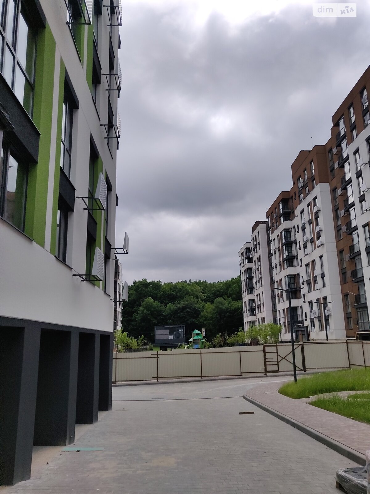 Фото 1 КІМ. КВАРТИРА, ПЛОЩА - 41.7 м², ЦІНА - 52 400 $
, вул. Праведників світу(Максимовича) у Вінниці