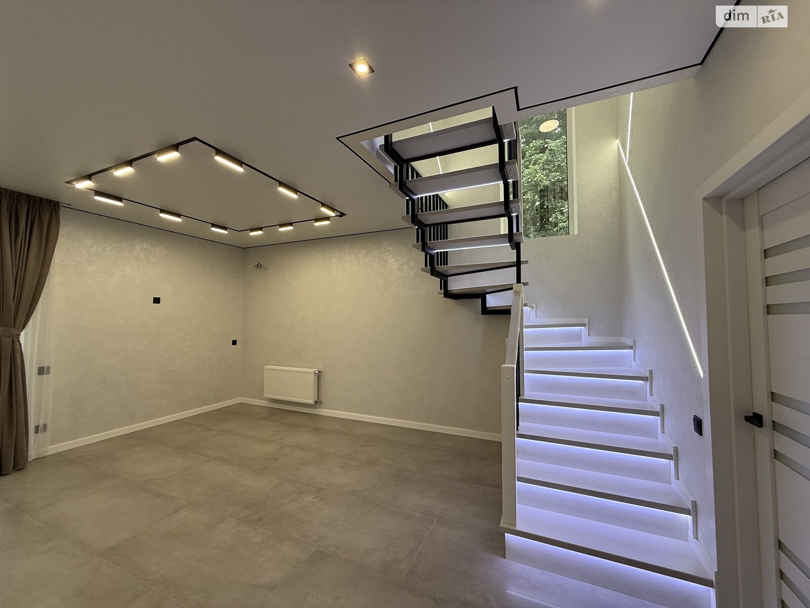 4 КІМ. БУДИНОК, ПЛОЩА - 126 м², ЦІНА - 149 000 $
, пров. Весняний