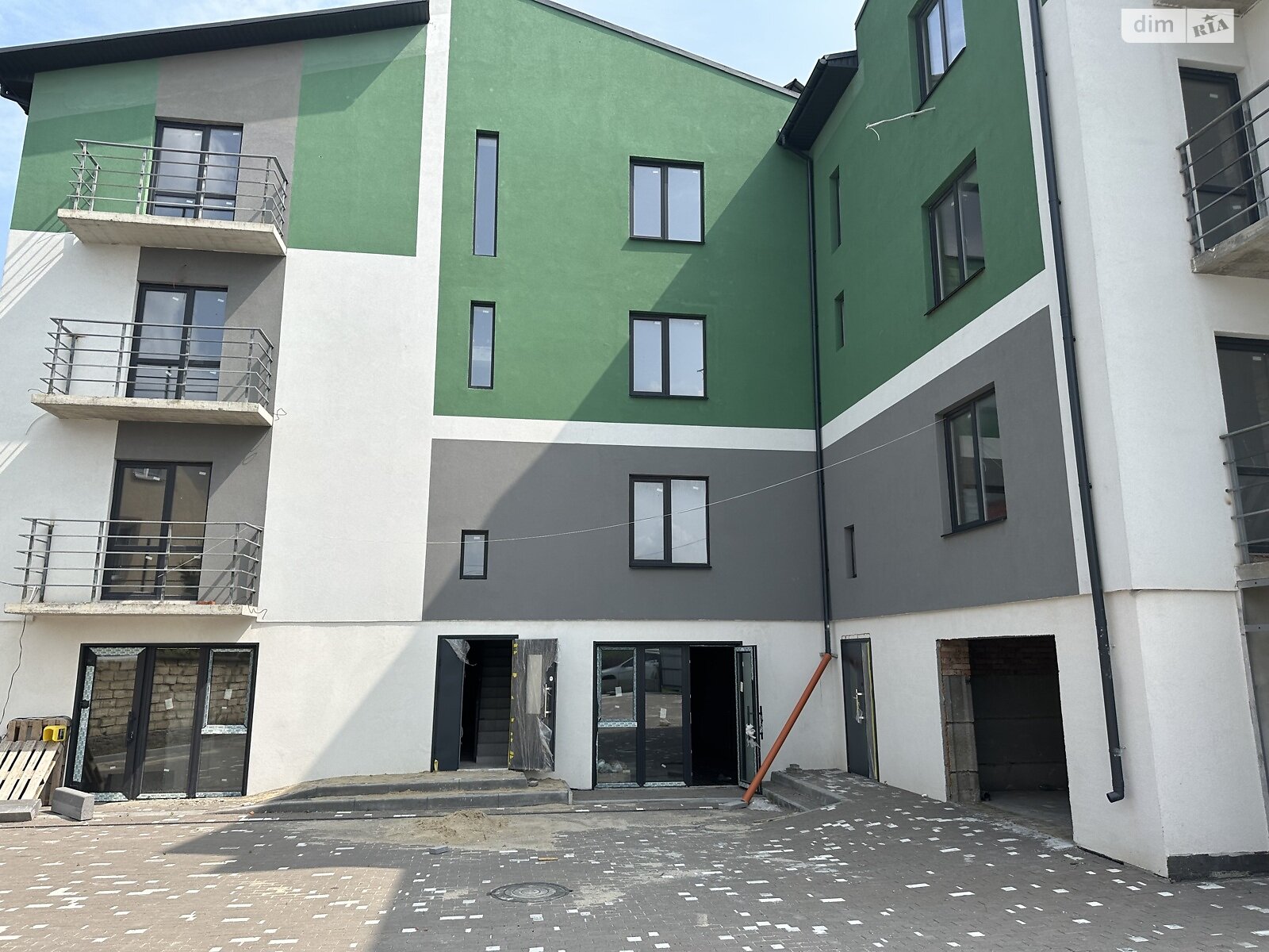 Фото ПЛОЩА - 43 м², ЦІНА - 43 000 $
, вул. Славетна(8-го Березня) у Вінниці