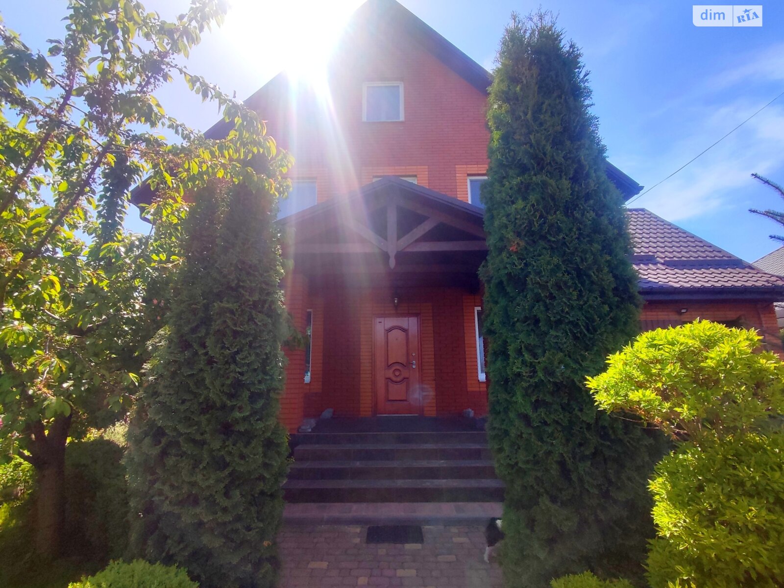 5 КІМ. БУДИНОК, ПЛОЩА - 250 м², ЦІНА - 220 000 $
