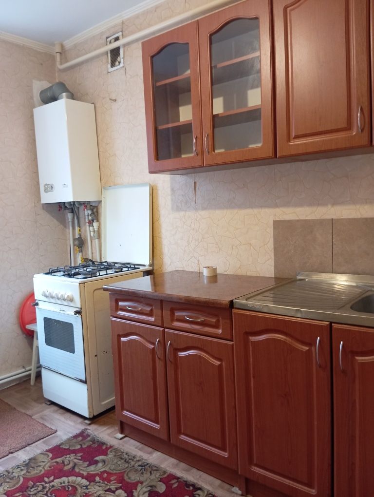 1 КІМ. КВАРТИРА, ПЛОЩА - 36 м², ЦІНА - 180 $
