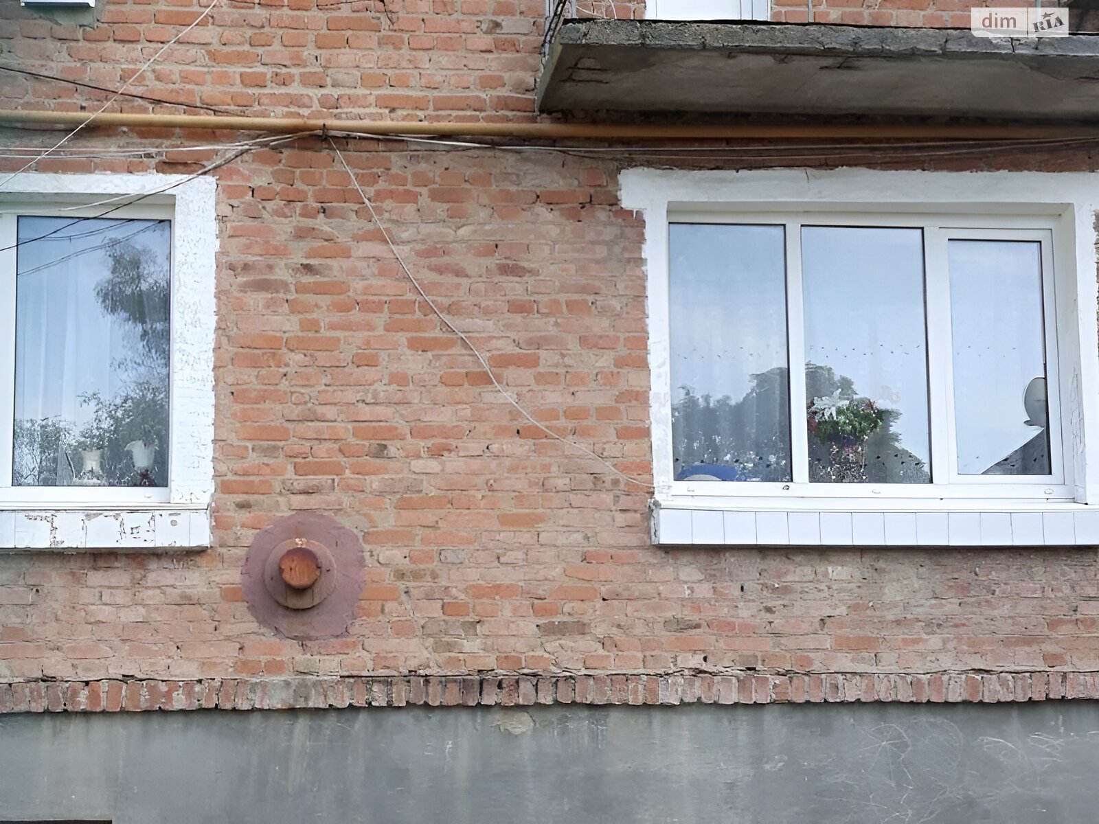 2 КІМ. КВАРТИРА, ПЛОЩА - 42 м², ЦІНА - 15 000 $
, вул. Соборна(Леніна)