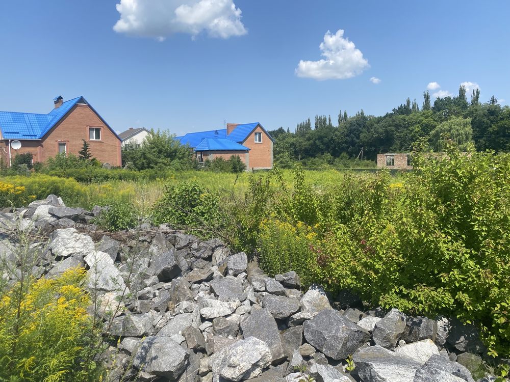 ПЛОЩА - 9 CОТ., ЦІНА - 18 000 $
