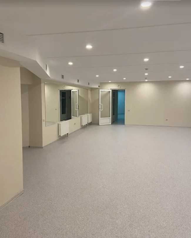 ПЛОЩА - 140 м², ЦІНА - 140 000 $
