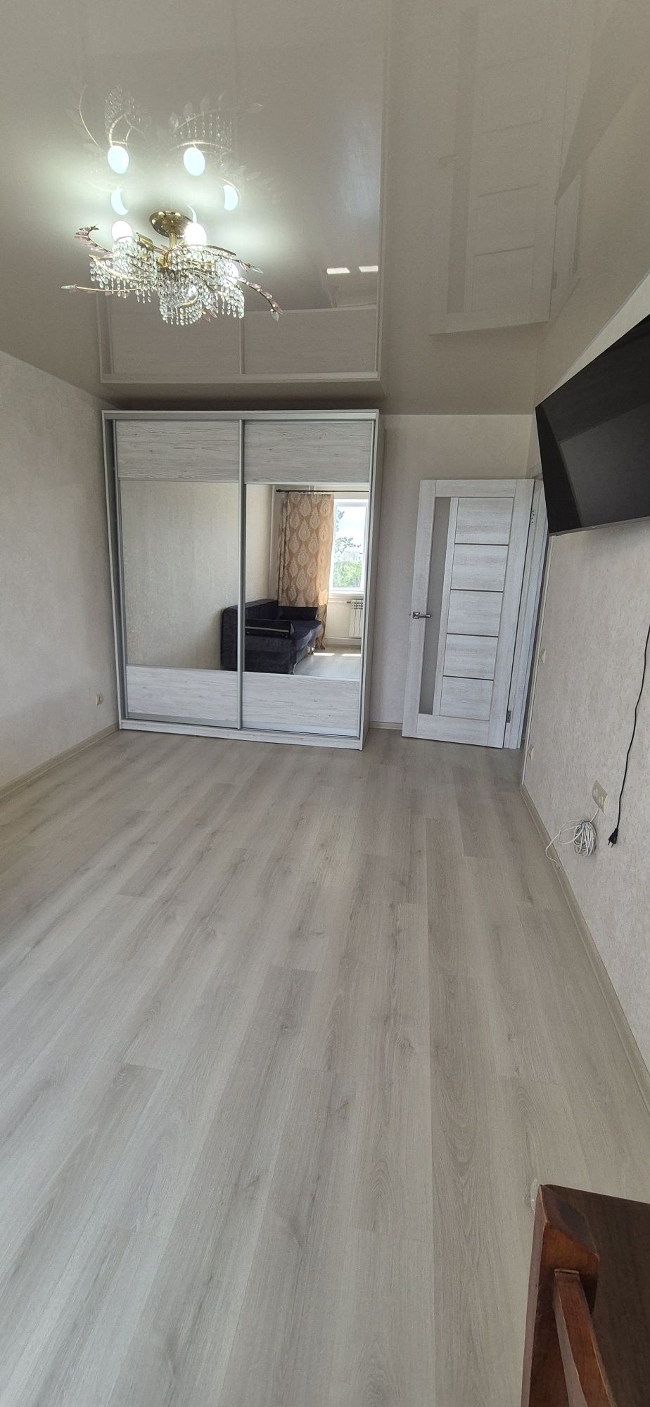 1 КІМ. КВАРТИРА, ПЛОЩА - 38 м², ЦІНА - 336 $

