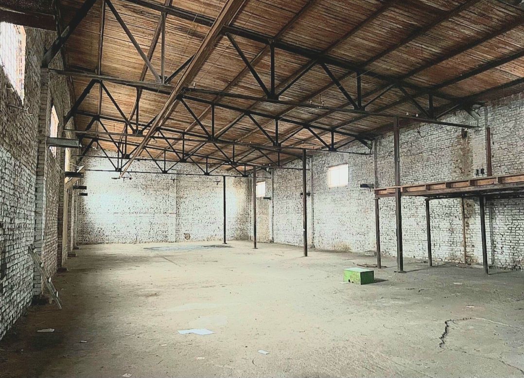 ПЛОЩА - 701 м², ЦІНА - 1 438 $

