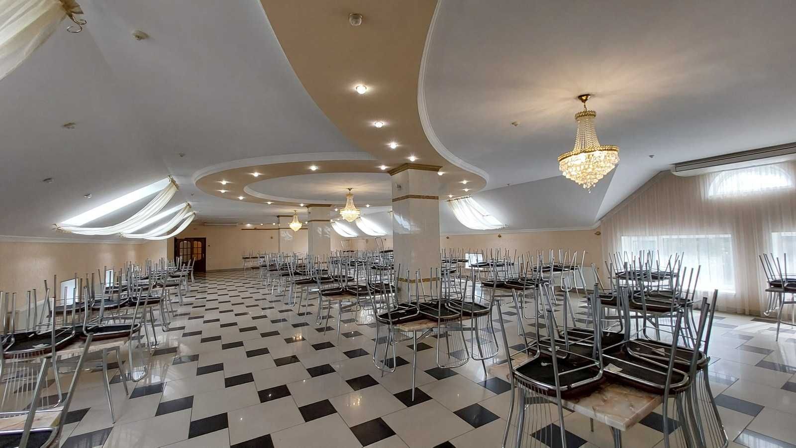 ПЛОЩА - 350 м², ЦІНА - 2 093 $
