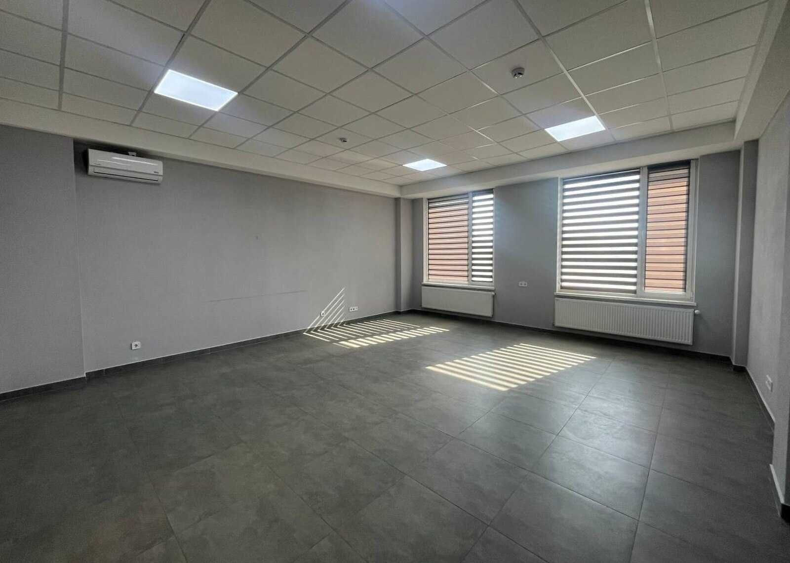 ПЛОЩА - 40 м², ЦІНА - 433 $
