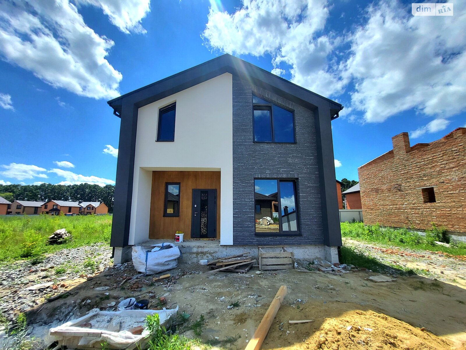 3 КІМ. БУДИНОК, ПЛОЩА - 120 м², ЦІНА - 93 000 $
