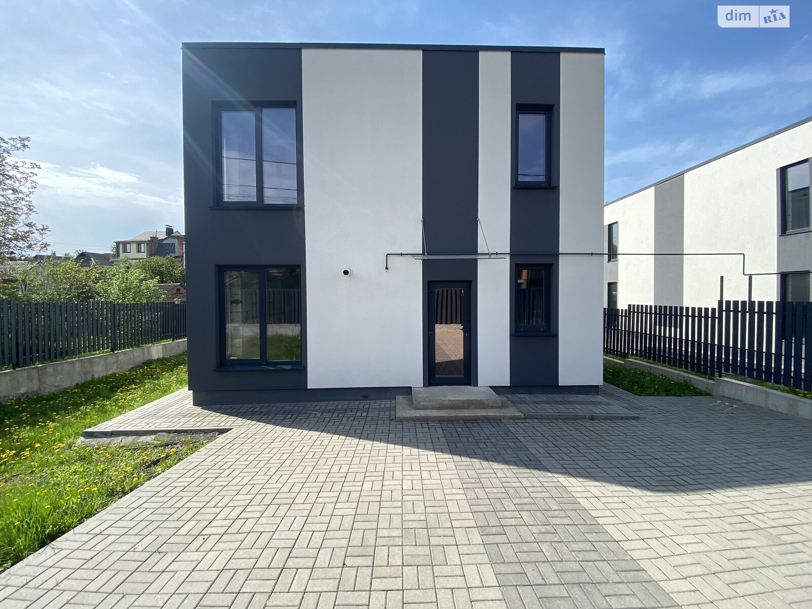 4 КІМ. БУДИНОК, ПЛОЩА - 121 м², ЦІНА - 129 000 $
